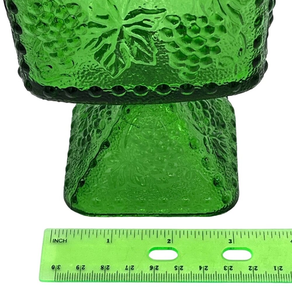 Vintage Green Depression Glass Goblet With Embossed Grape & Vine Pattern 5 1/2" - Picture 6 of 9